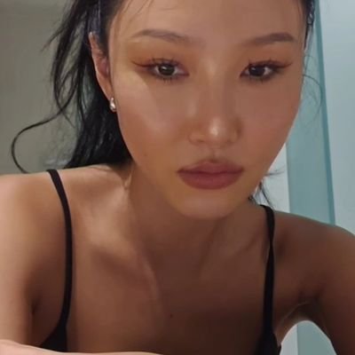Guess who's back? • 2NE1, BTS, MAMAMOO, ATEEZ & DPR Ian • she/her, 26, bi