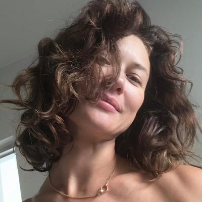 kury725's profile picture. Follow my new private account loves you all 💕