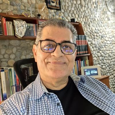 Psicólogo Social. Asesor Gerencial. Psicoterapeuta Familiar. Conferencista.