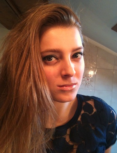 Hi guys! Jвιєвєя is my dream ♥♫! I'm an italian belieber!He's following me on 7/01/11.Love ♡ :).I like 1Onedirection :) Byee guys !