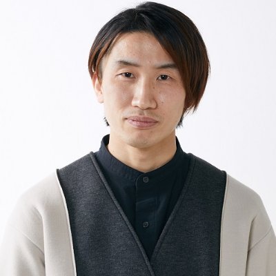 長崎県出身の役者兼演出家です。演劇ユニットひつじの図書館(山下企画)代表、演出。
芝居とDOMOTO(KinKi Kids)をこよなく愛しています。
仕事のご依頼はDMにお願いします。