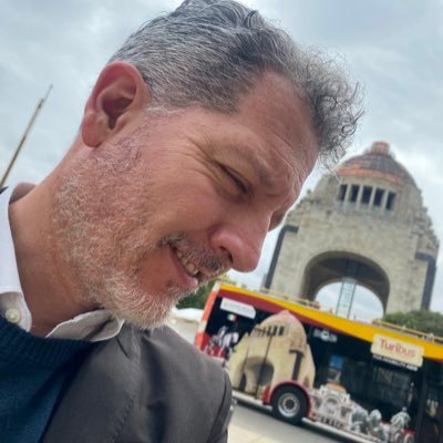 Al escribir me convierto en disidente de todos los olvidos, prófugo de todas las razones, apóstata de todos los silencios. #NoALaTauromaquia #juevesdepoetuits