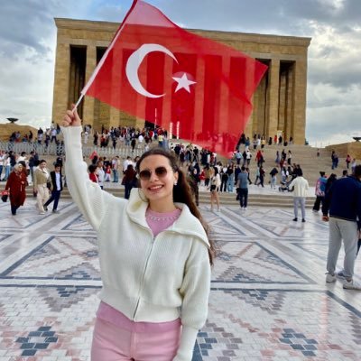 MergenFatmanur's profile picture. eczacı + uluslararası ilişkiler