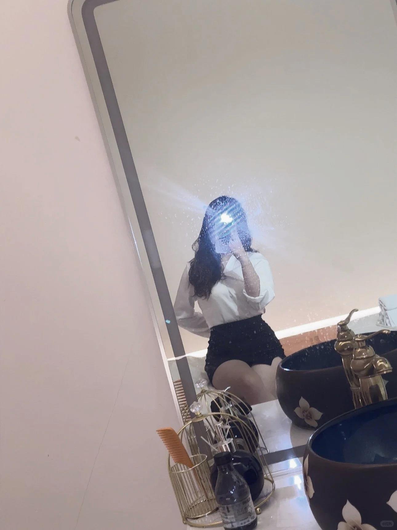 붙임성 강한 편, 잘 안 떨어져요 🐾 | 🎮 밤새 겜 가능 | 🍷 한잔하다가 사랑에 빠질지도
