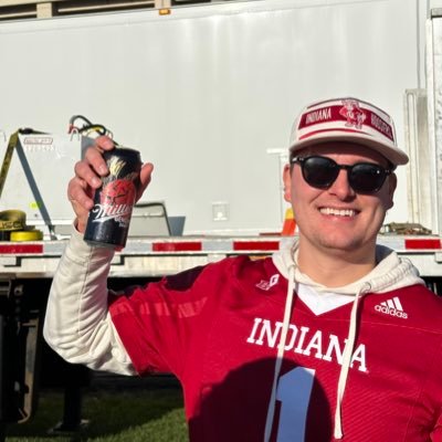 Indiana University Alum ‘19 Swansea/Packers/Cubs/Bulls/Blackhawks #NeverDaunted