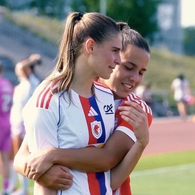 — @FCBfrauen, @ArsenalWFC & @DFB_Frauen ❤️ Lena Oberdorf #1 supporter. JB22, LW6 & LS11 🏳️🌈