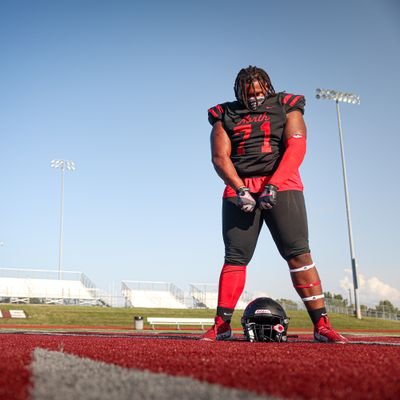 NCAA ID: 2408376069
DL/OL '26
@LSNorthFootball
3.0 Core GPA 6'1 294
79'' Wingspan 4.8 Shuttle
7.9 3 Cone
2X All-Conf. 2X All-District NG
#LINEITUP
