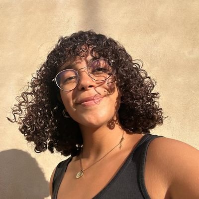 Cari, a veces una chica... // “Y después despertamos y es domingo y febrero” //
Filóloga