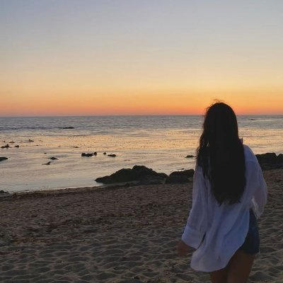 SJPratamaaaa's profile picture. Hana | Vietnam ➝ Seattle
Entrepreneur & Fashion Designer 👗
Creating with purpose, living with style ✨