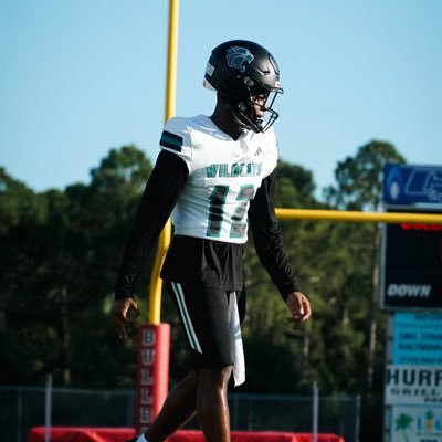 5’11 || 180Lbs || 4.0 GPA ||10.9 100m || ATH C/O 27 Royal Palm Highschool # 863-233-3194 email @dacoby.wooten@icloud.com