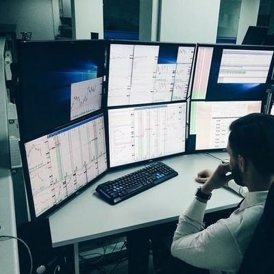 KhalidOmarYouso's profile picture. Financial Market Analysis Student 📈
ICT Student.