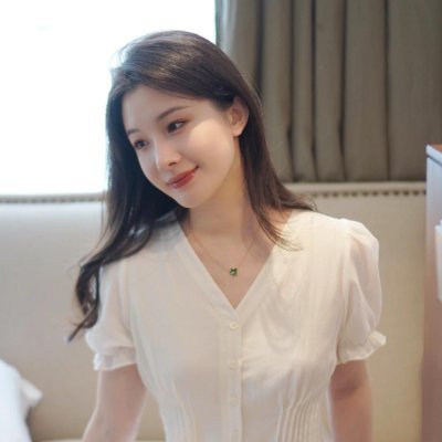 anythingzirry's profile picture. 🌙 Dream big, sparkle more, shine bright  💌 Sharing my journey  🌺 Always in love with lif