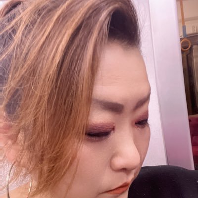 人生楽しんだもん勝ち。去るもの追わず。めんどくせぇやつはマジいらねー。 #福岡 #音楽 #麻雀 #夜職 #酒やけボイス