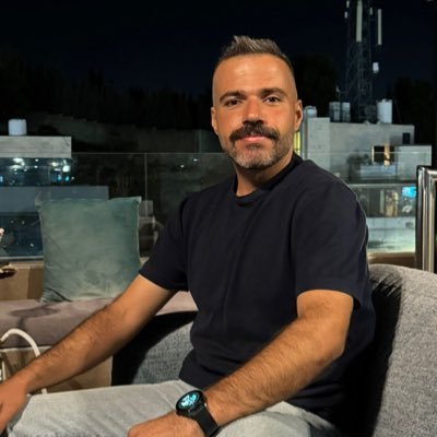 مهندس مدني ضايع بالحياة
.
.
HalaMadrid
.
.
.
بعض مما أكتب تجدونه بالرابط الأسفل.
