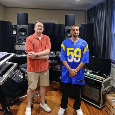 BigCheasyyy314's profile picture. I live and die for my music.... writer, performer, one take no puncher, mr 5 minutes of fye, where the mfkn hook gon be cheese Louise? piano guitar drums rap