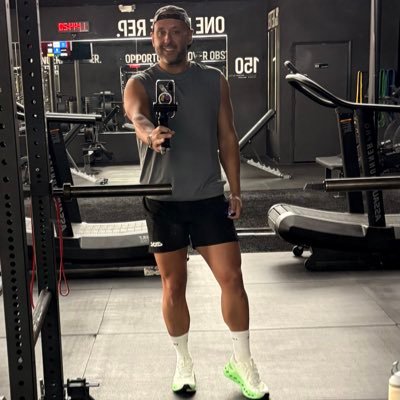🏳️🌈| very unserious | fitness doer | wannabe runner | rundisney | sanderson sister season 🧟♂️