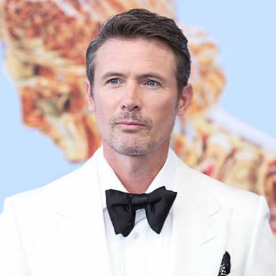 Official personal account and affiliated with the actor for engaging with my wonderful fans all around the Globe! 🌎 🚫DM/Porn. Thanks 🙏