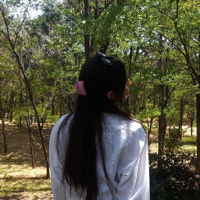 و آفتاب پرستی که در خلوت خود ماه را میپرستید؛
https://t.co/BTYLQlg8FX