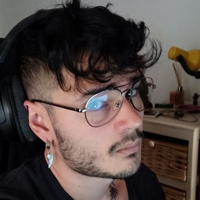 Creepzster's profile picture. Gamer boy(? - IT Guy - 9Z💜 - Baterista🥁 - Cosmere 🪐 - ULTRAMEGAEXTREMADERECHA 🦁