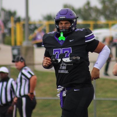 Fort Zumwalt West | c/o 27’ | Football and Basketball | Defensive Tackle | 6’5 330 | Email: chase8dixon@gmail.com