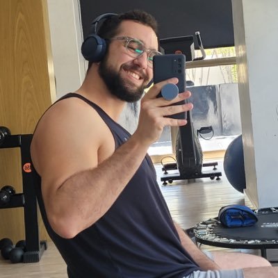 magalhaessyure's profile picture. feio, mas entendo de memes            @magalhaessyuri