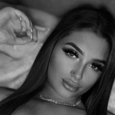 goddesschl9's profile picture. 18 year old spoilt brat🇬🇧. don’t dm me unless your sending me money tribute or no reply💋. betterthanU findom💸