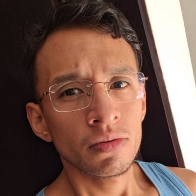 Un profesional de la ternura. Aquí se defiende la diversidad, gatitos, perritos y nos burlamos de políticxs. (Él)