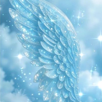 Roo7Roo7_'s profile picture. " عن مسيل السيل عانقت المخيلة ⛈️⚡️"