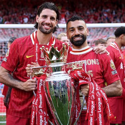 chinmay_naik19's profile picture. Cannot live without football. Liverpool FC fan ♥️. Hate watch for fun. #YNWA♥️ #DJ20Forever