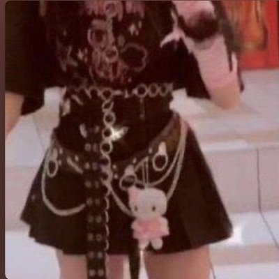 Bad bitches (especially goth) Hit me tf up