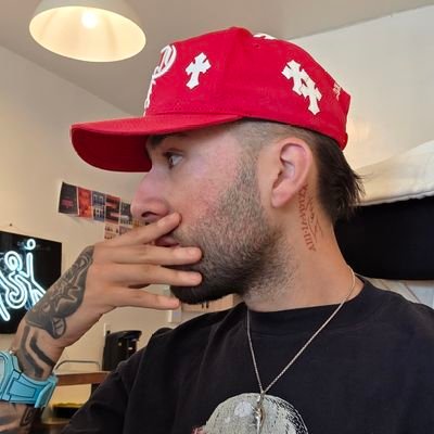 @jandkpresent Current resident @drinklaterlater 🏡 @lostandfoundep 🌴 #YourMentalHealthMatters 🌴