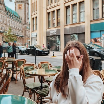 Projektuję identyfikacje wizualne 👩🏼💻 Góry to moja definicja wolności 🏔️ Bycie offline to luksus, na który coraz częściej sobie pozwalam.🧘🏼♀️