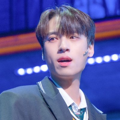 📚이종석📚 • 윤승우🌌 fan account • 반짝이던 바다, 파도가 단어가 되고 시가 되었어 • 마음이 가는 극만 봐요 • 사진계 @aestas_pic