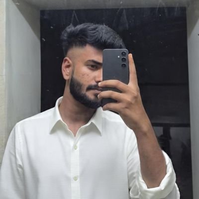 heyadityasinha's profile picture. 🔱 🚩