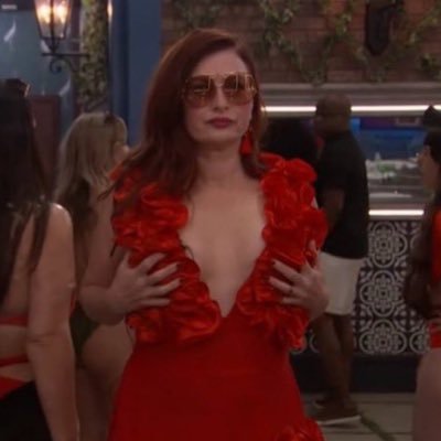 hohbratt's profile picture. 24! Currently watching #RHOSLC and #DWTS #BB27 #yellowjackets 💗