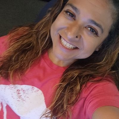 Radio Girl M-F, @1025TheBone. Fun-having sports fan from Iowa (Go Hawks) Buffalo (Go Bills). USF Alumn (Go Bulls) IG:🔎radiorunnergirl