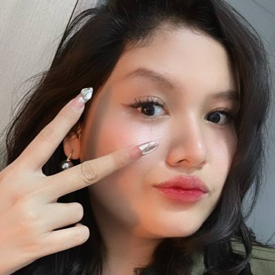 Mary5412101's profile picture. I believe in being strong when everything seems to be going wrong.