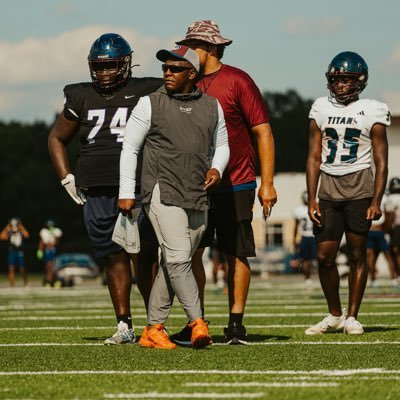 Head Running Back Coach , TE Coach & Special Team Coordinator @ Central GA Technical College (JUCO D1) Former All American LB @ASUGoldenRamsFB #JUCOPROUDUCT