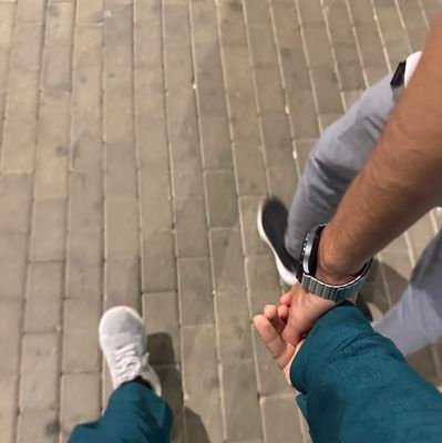 وتظن من فرط لُطفه بك ، أنك عبده الوحيد