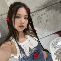 Laura 。✿༉ (@englots2) 's Twitter Profile