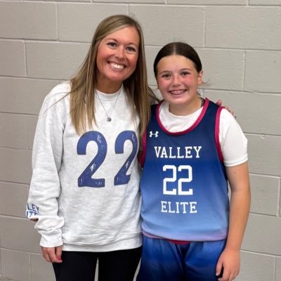 Coaches wife🏀 Girl mom 🏐🏀📣 Lover of the beach & a good book. 🏖