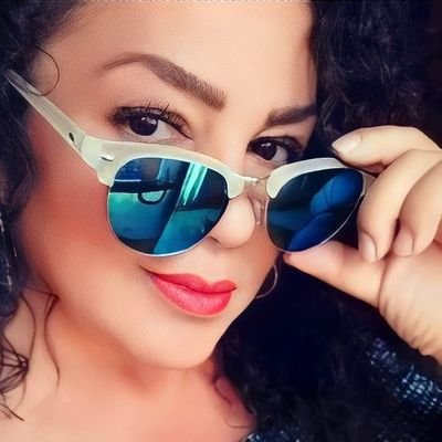 Dejaré mis letras entreabiertas por si quieres entrar ___ 💋