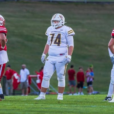 Western Brown High School - '27 -
C,T,NG -
#74 - 6'4 290 -
HWT🤼♂️ -
email: clayton.smith@wbbroncos.com~