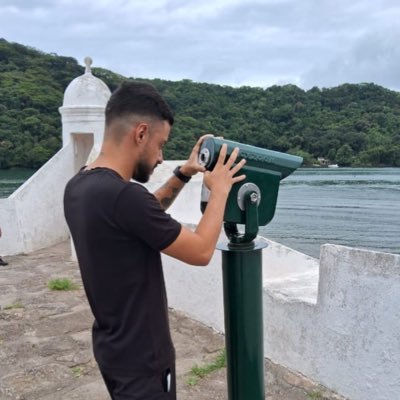 wollirum's profile picture. Embora ninguém possa voltar atrás e fazer um novo começo, qualquer um pode começar agora e fazer um novo fim.  #bolhasec