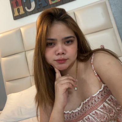 ellepagalilauan's profile picture. RPh • 🪬