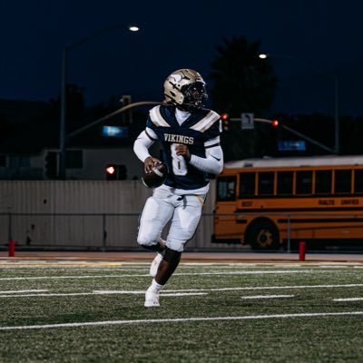 AG2G🧎🏾➡️// Dual Threat QB//email: syreematthewsakareezy@gmail.com //Height :6’2 Weight : 197lbs // ||ANYTHINGS POSSIBLE THROUGH GOD!|| C/O:2026 GPA:3.3