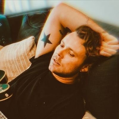 Main acc:@lashtonfreak-Just a random person who made an Ashton Irwin fan account one random night. (I didn't know what to do for the banner so i did superbloom)