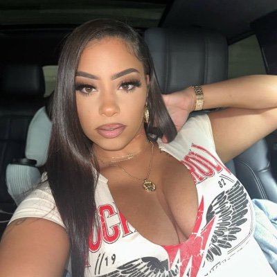I’m a American songwriter & rapper,I’m also a single mother looking for a serious relationship Idgaf about your money lol 😂,