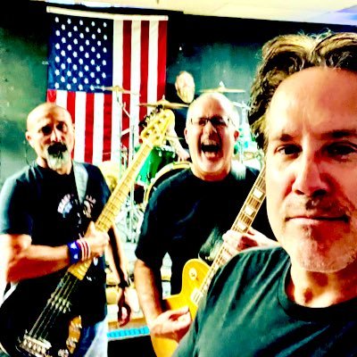 Broken Romeo - Alternative Rock Band from Tucson, AZ. Watch the new BR video for “Stay With Me “! https://t.co/pfXOf1eyhb