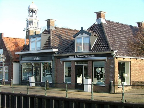 't Anker is de woonwinkel met een verrassend groot assortiment in landelijke woonaccessoires, modeaccessoires, kraamcadeaus en nautische accessoires.